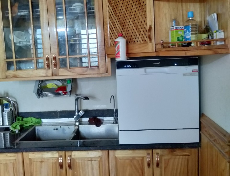 Tư vấn mua máy rửa bát cho gia đình 3 người, không gian nhà bếp hẹp.