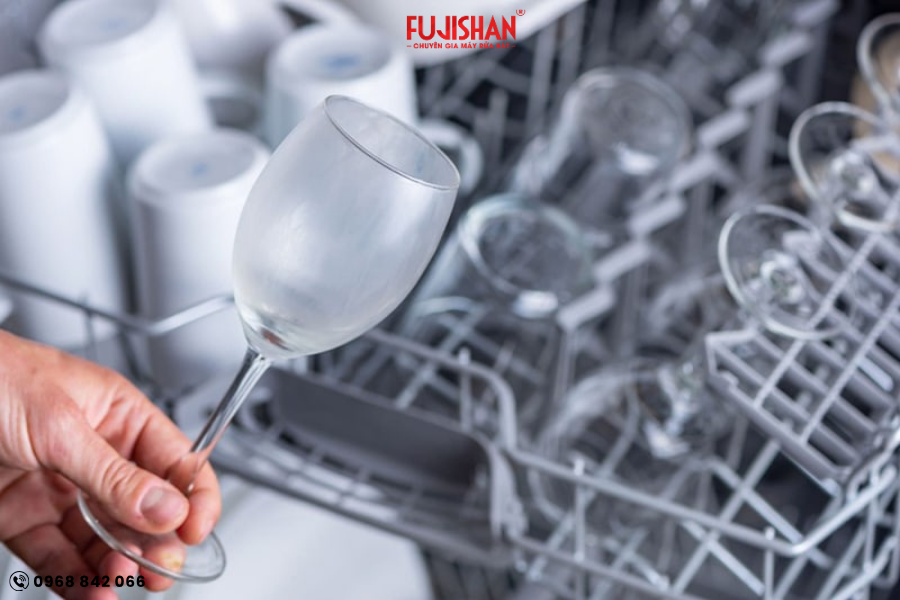 3 Cách Khắc Phục Ly Thủy Tinh Bị Đục Khi Rửa Máy Rửa Bát
